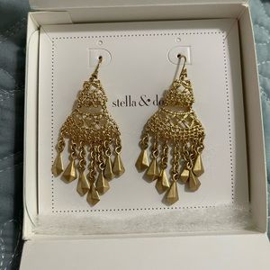 Stella & Dot Allia Lace Chandelier Earrings